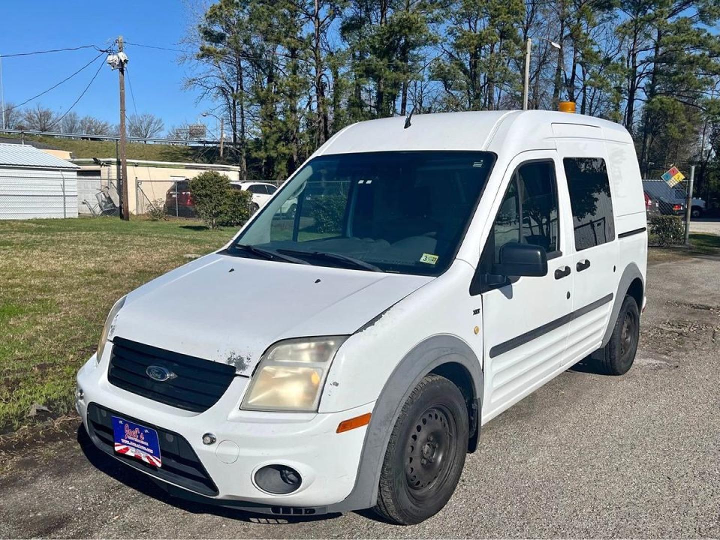 2013 white /Grey Ford Transit Connect XLT (NM0LS6BN8DT) with an 2.0 4 Cylinder engine, Automatic transmission, located at 5700 Curlew Drive, Norfolk, VA, 23502, (757) 455-6330, 36.841885, -76.209412 - Photo#0